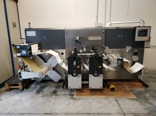 Flexo and label printing machine